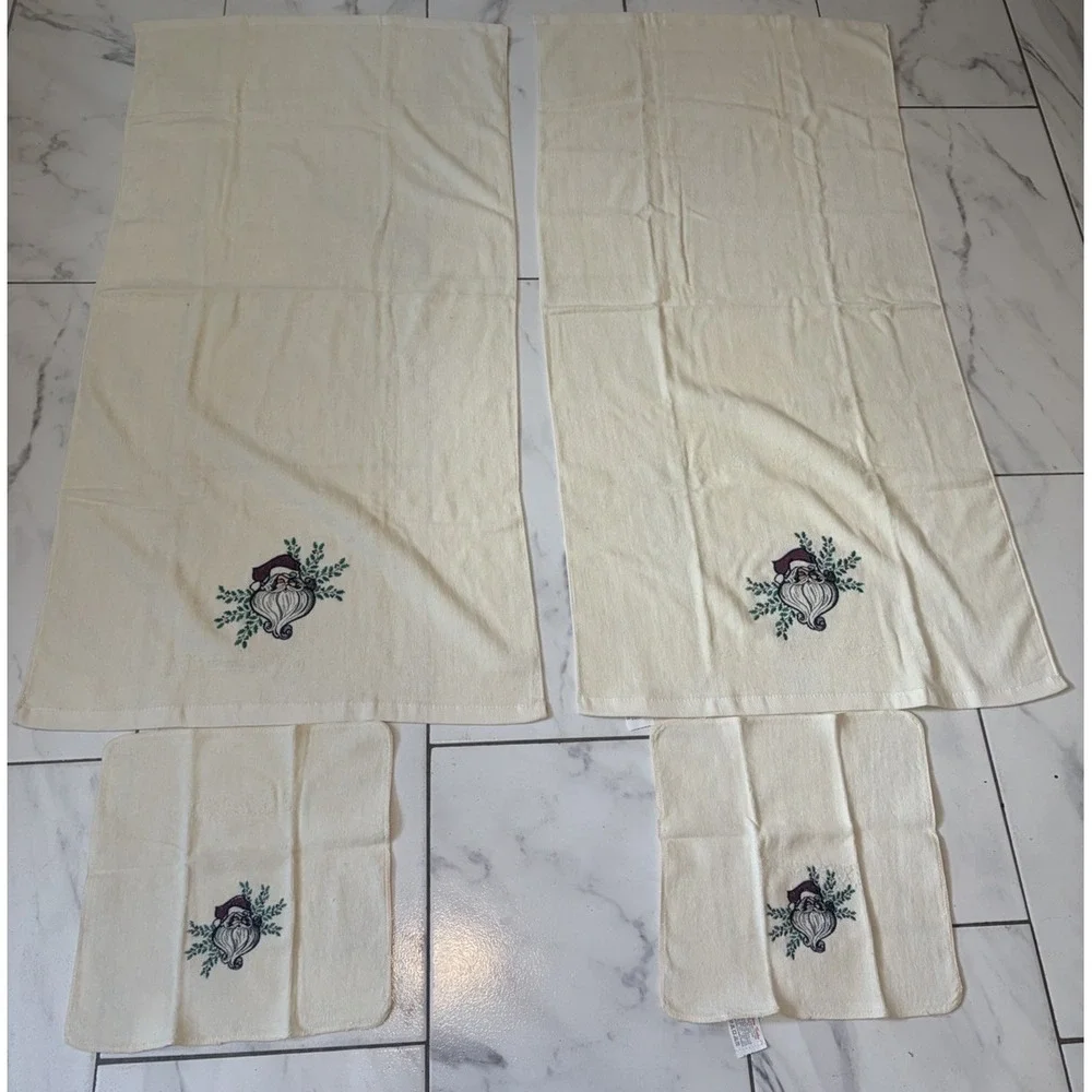 Vintage Santa Christmas Bath Towels Washcloths Set of 4 Embroidered Cotton